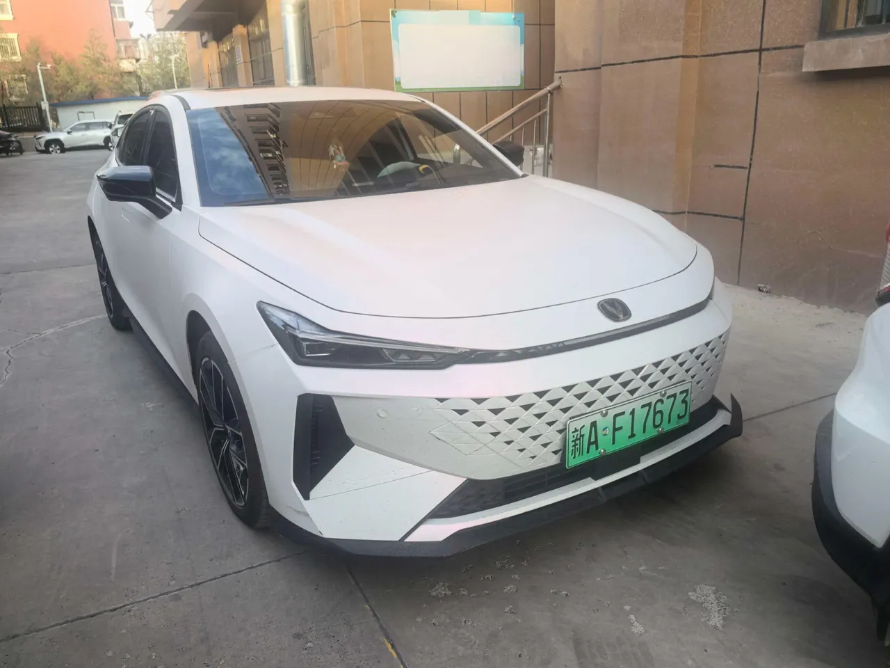 ChangAn 2024 UNI-V Zhidian iDD 1.5 Stepless Blue Whale 136km Zhiku Automatic Gear 2