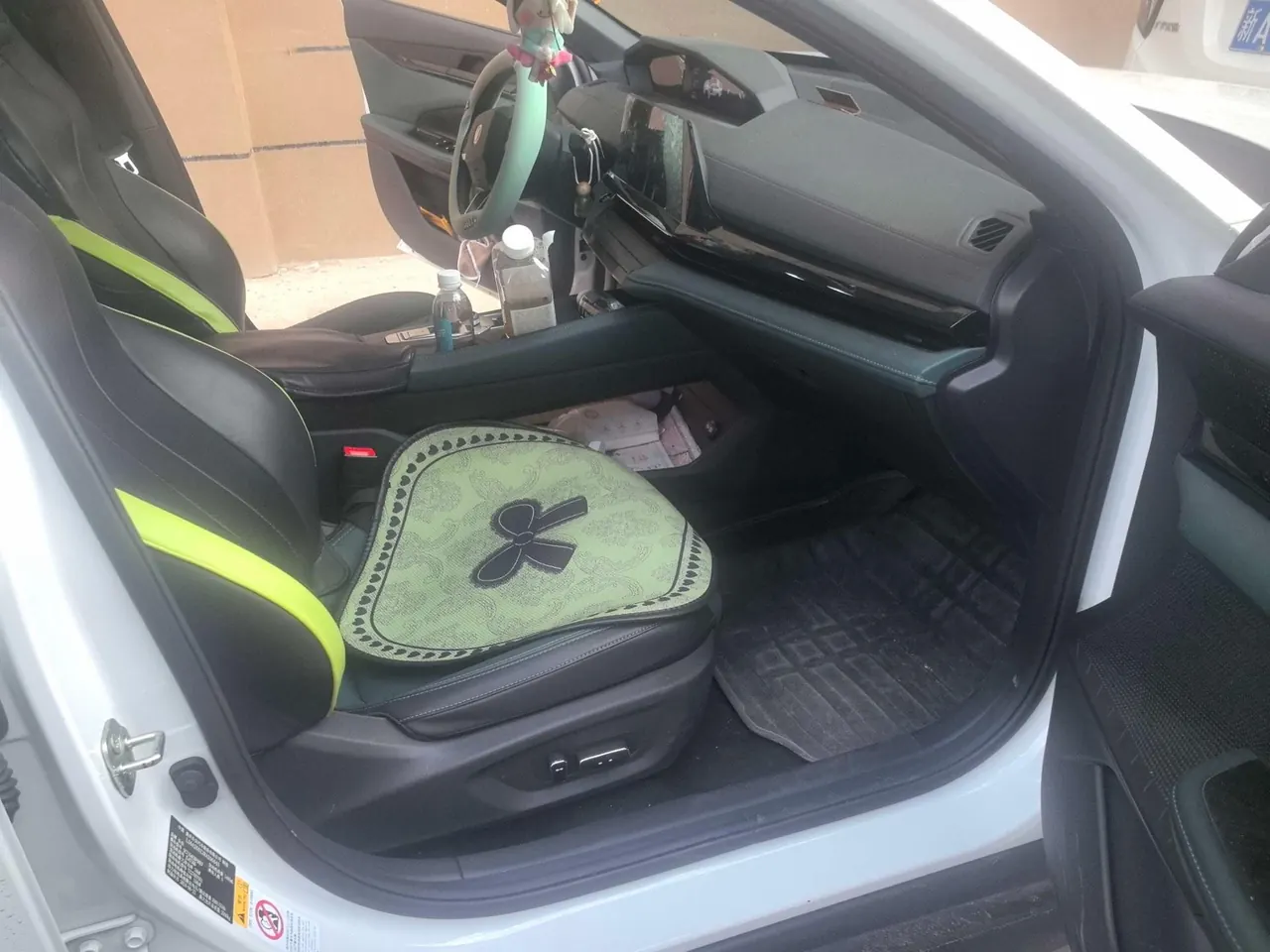 ChangAn 2024 UNI-V Zhidian iDD 1.5 Stepless Blue Whale 136km Zhiku Automatic Gear 8