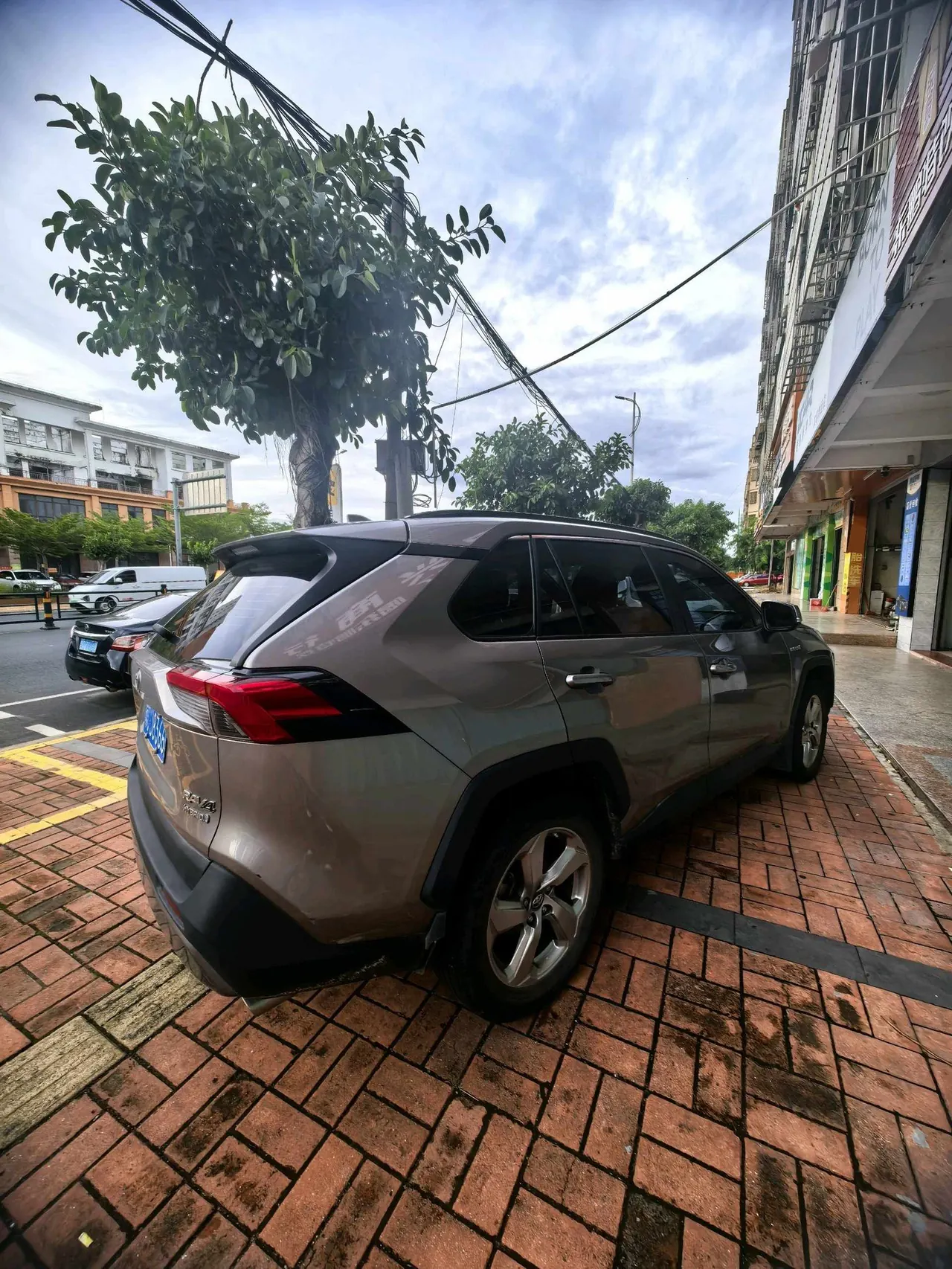 Toyota 2022 RAV4 Rongfang Double Engine 2.5 Stepless Two-Drive Elite Automatic Gear 2