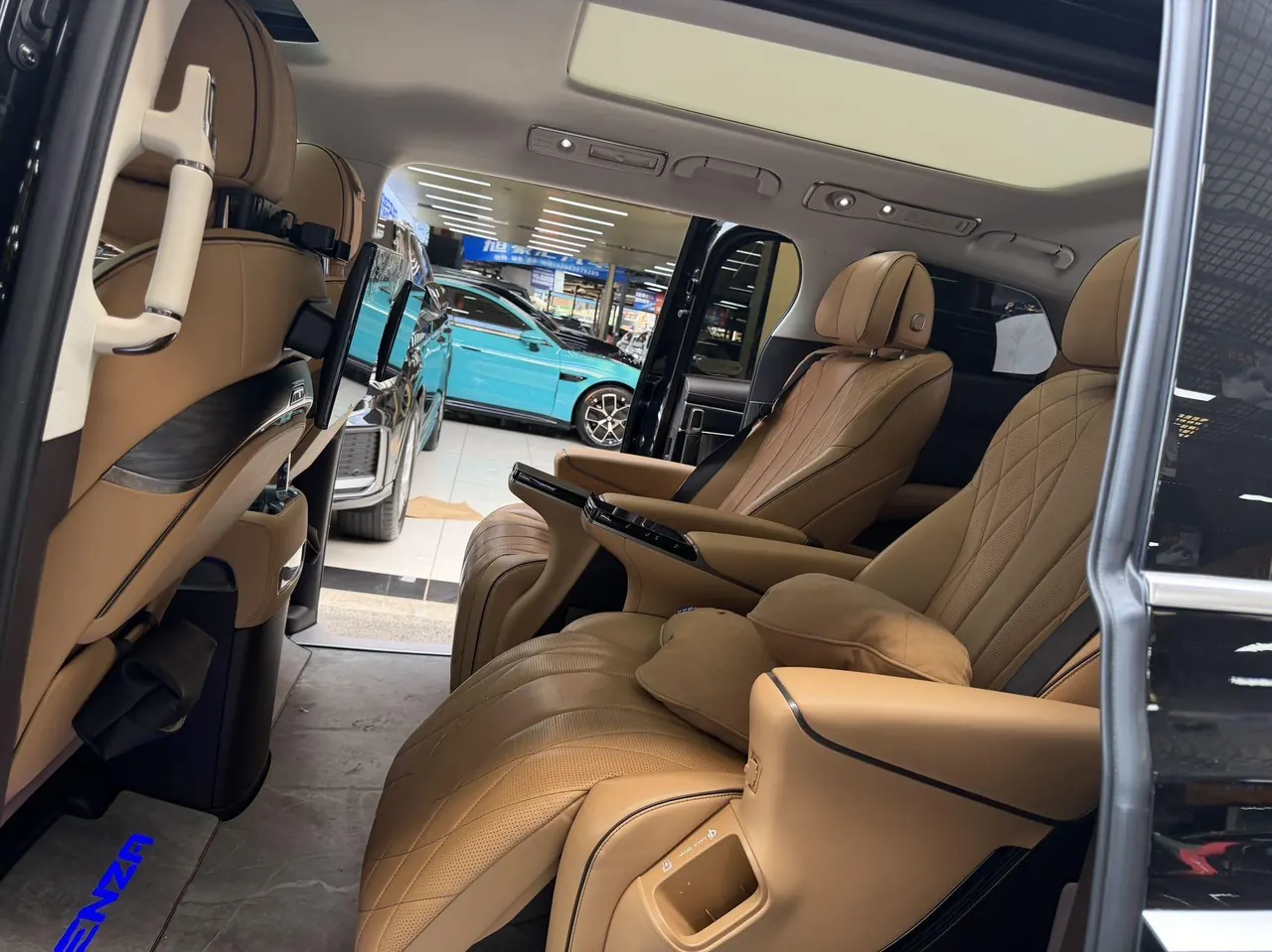 Denza 2024 Denza D9 DM-i 1.5T stepless 970 luxury automatic gear 11