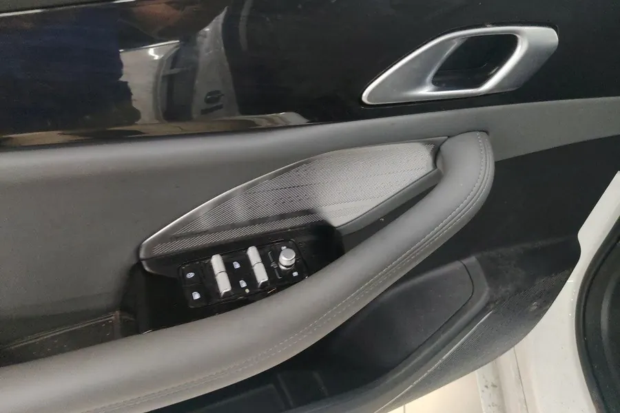 Geely Galaxy 2025 A7 EM-i 1.5 150km Discovery Edition Automatic Gear 9