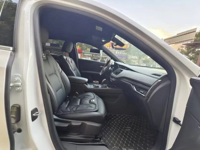 Cadillac 2021 XT4 2.0T 28T Two-Drive Leading Automatic Gear 6
