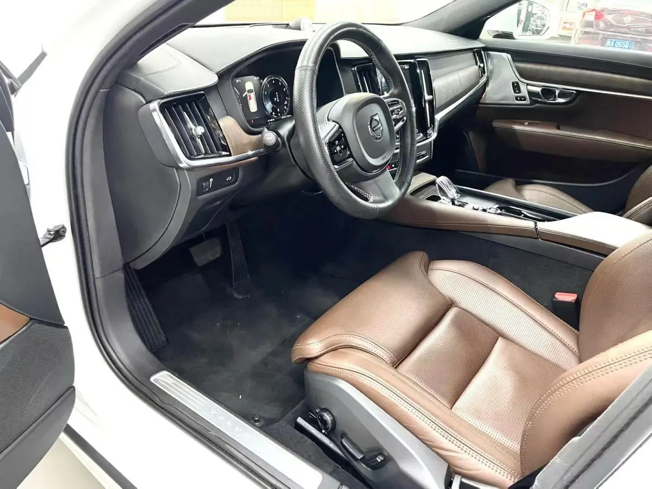 Volvo 2021 S90 48V 2.0T B5 Zhiya Deluxe Edition Automatic Gear 3