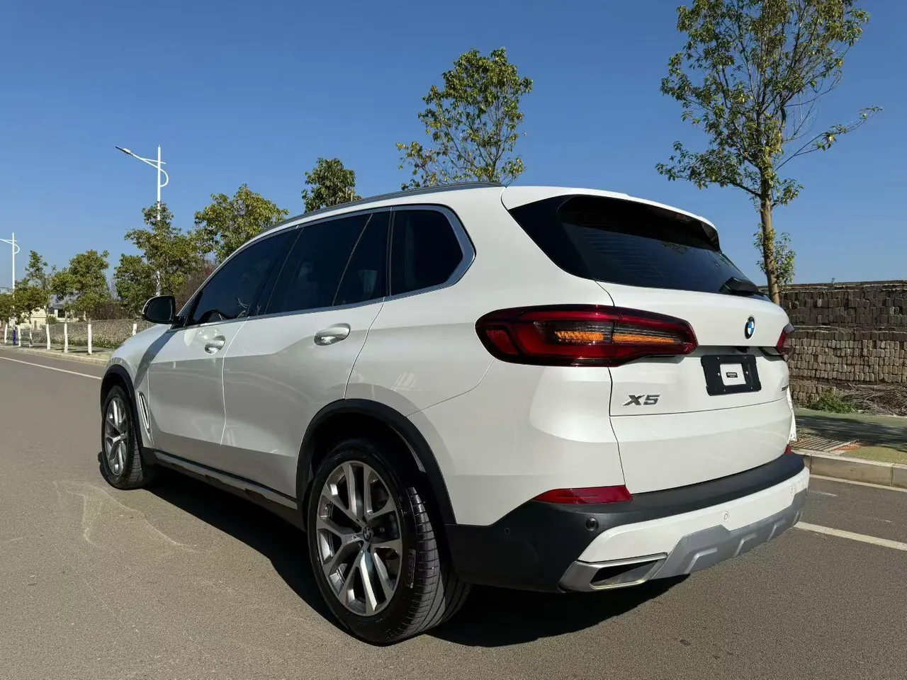 BMW X5 (Imported) 2020 X5 xDrive30i 2.0T X Design Set Automatic Gear 9