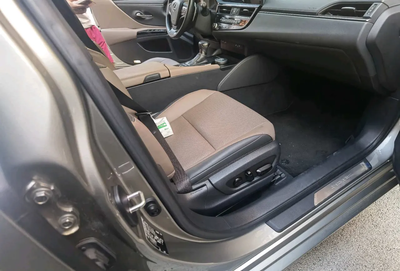 Lexus ES (Imported) 2022 ES300h 2.5 Stepless Premium Edition Automatic Gear 4