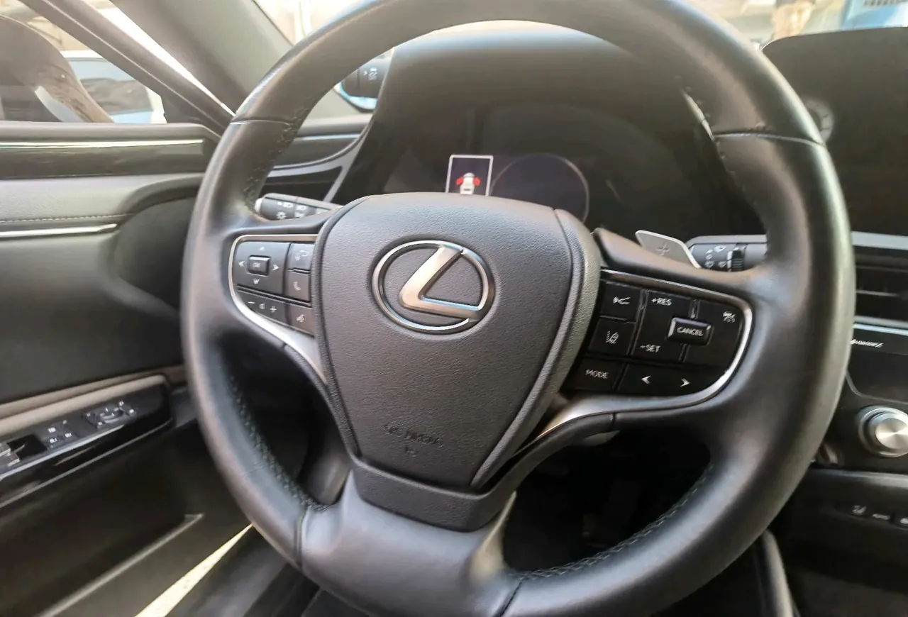 Lexus ES (Imported) 2022 ES300h 2.5 Stepless Premium Edition Automatic Gear 7