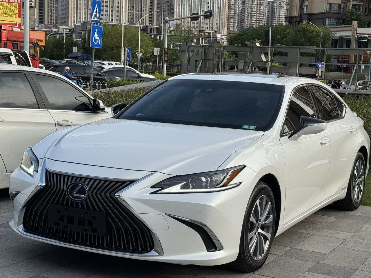 Open image lightbox: Lexus ES (Imported) 2020 ES300h 2.5 Stepless Excellence Edition Automatic Gear