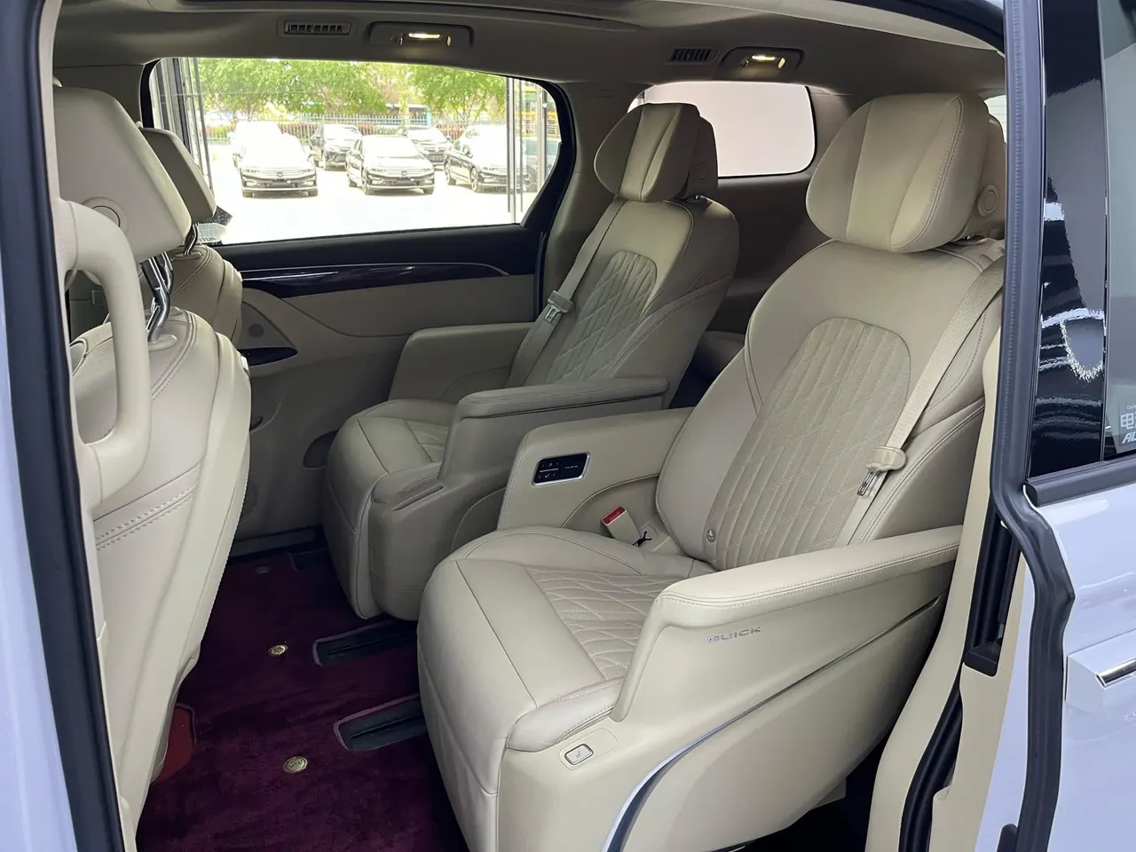 Buick 2022 GL8 ES Lu Zun 48V 2.0T 653T Comfortable Automatic Gear 4