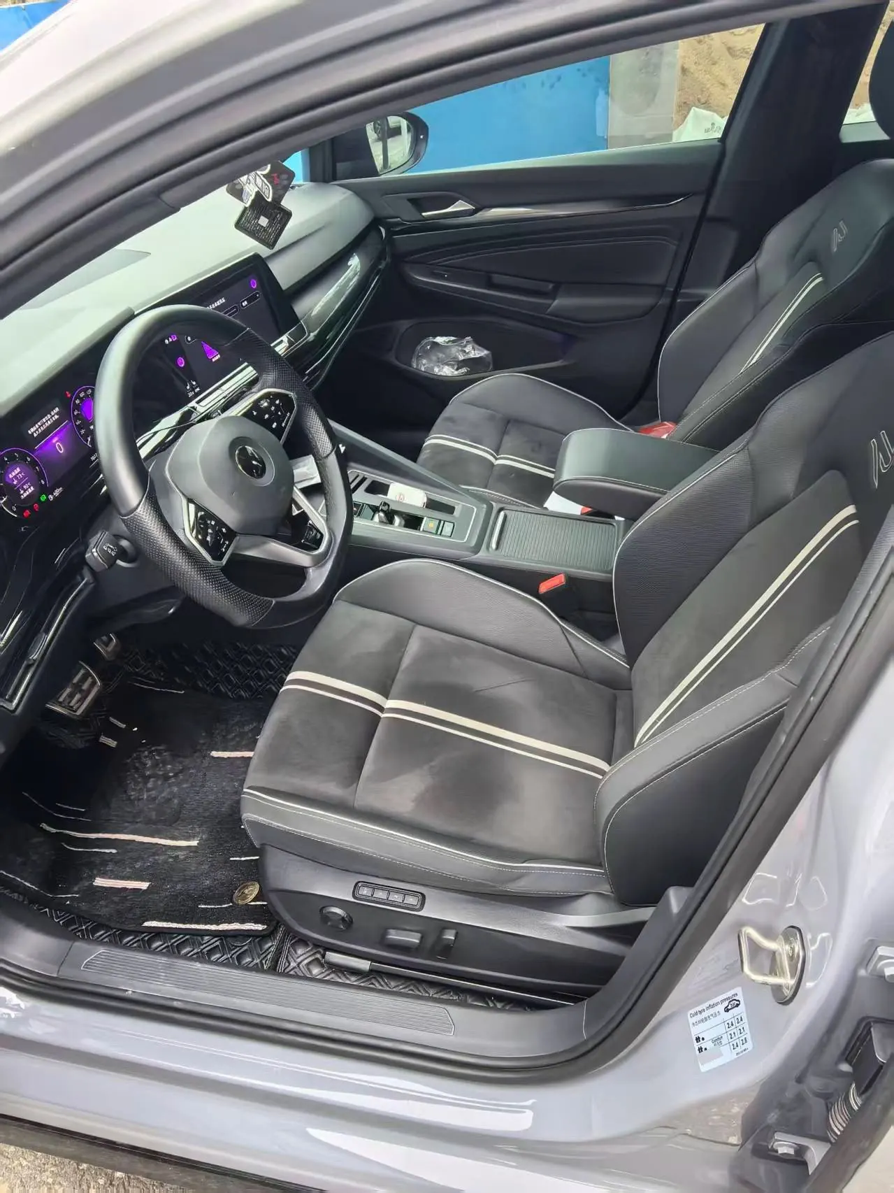 Volkswagen 2021 Golf 8 R-Line 1.4TSI 280TSI Automatic 3