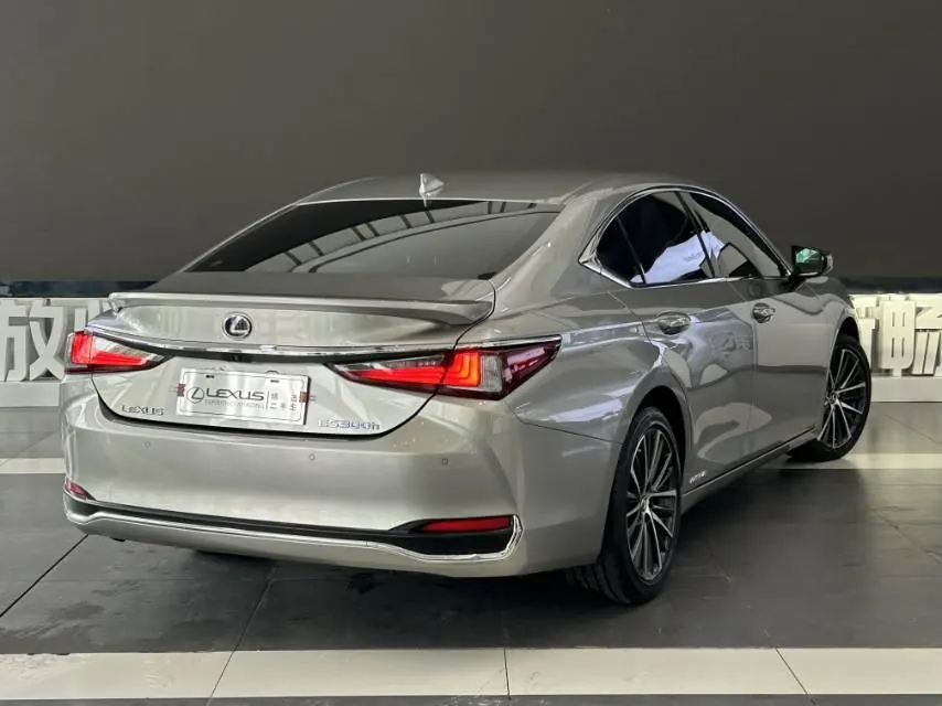 Lexus ES (Imported) 2021 ES300h 2.5 Stepless Premium Edition Automatic Gear 4