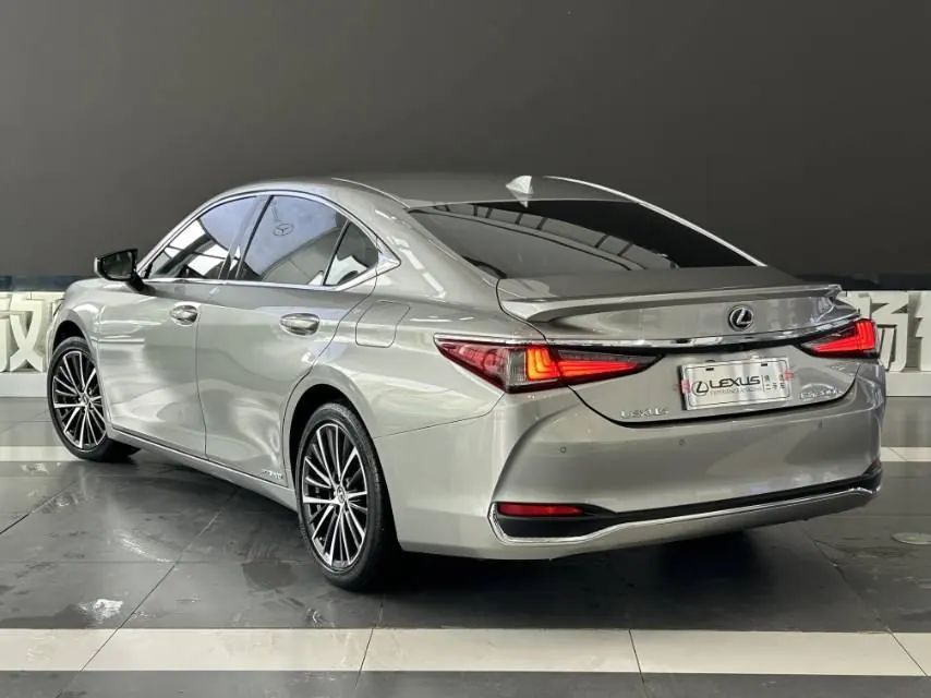 Lexus ES (Imported) 2021 ES300h 2.5 Stepless Premium Edition Automatic Gear 5