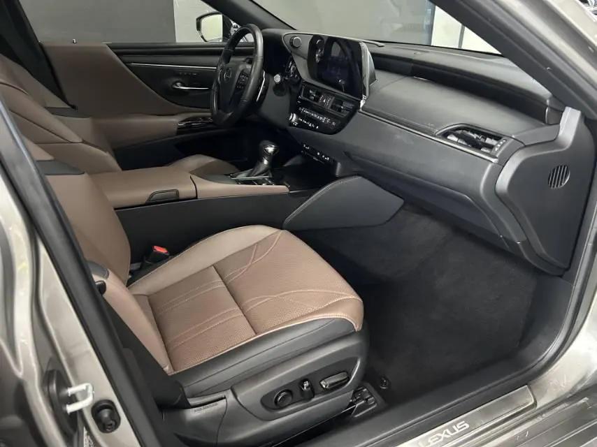 Lexus ES (Imported) 2021 ES300h 2.5 Stepless Premium Edition Automatic Gear 7