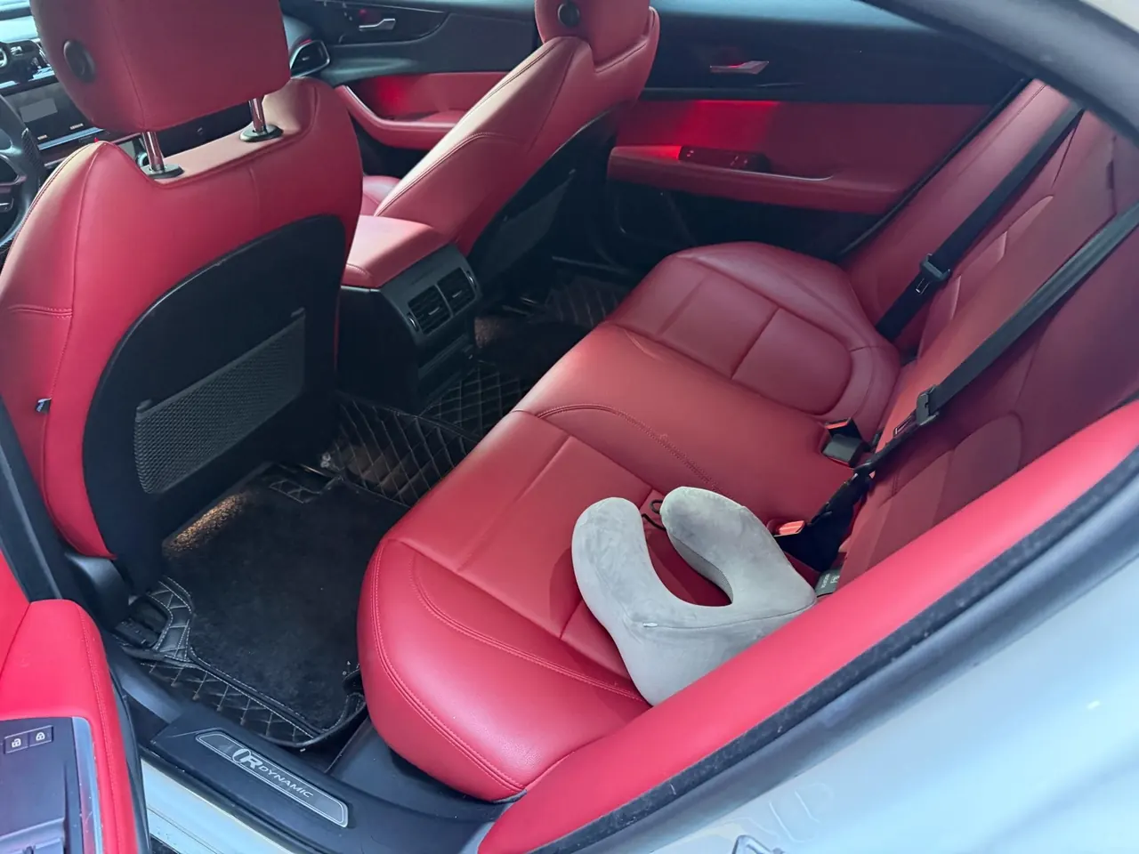 Jaguar 2021 XEL 2.0T 250PS Obsidian Black Sports Edition Automatic Gear 5