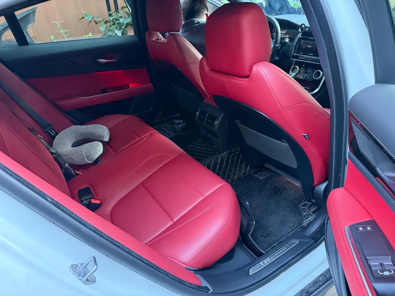 Jaguar 2021 XEL 2.0T 250PS Obsidian Black Sports Edition Automatic Gear 6