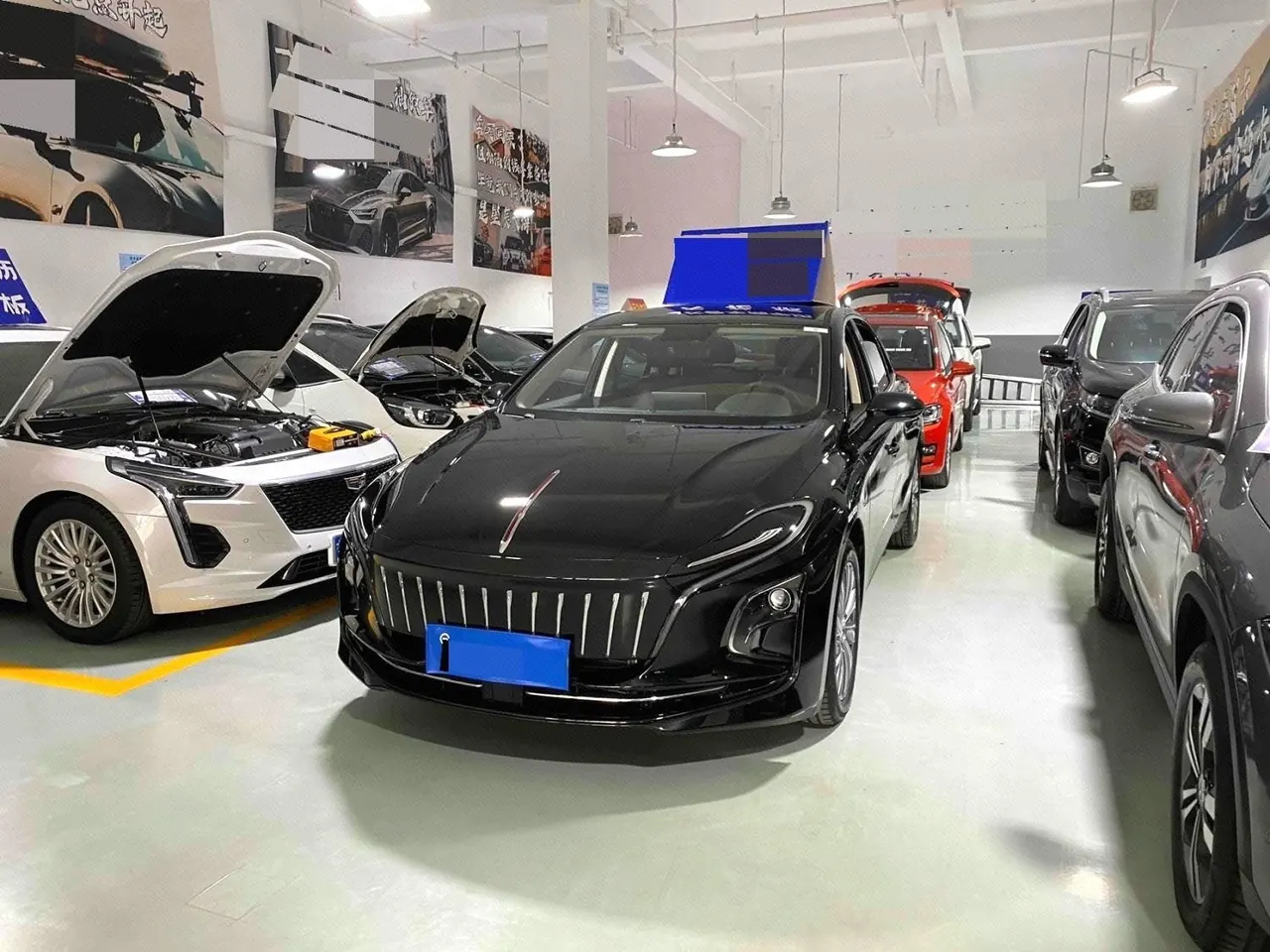 Open image lightbox: HongQi 2022 E-QM 5 431km Charging Enjoy Edition Automatic Gear