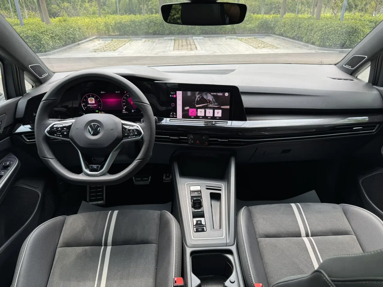 Volkswagen 2021 Golf 8 R-Line 1.4TSI 280TSI Automatic 16