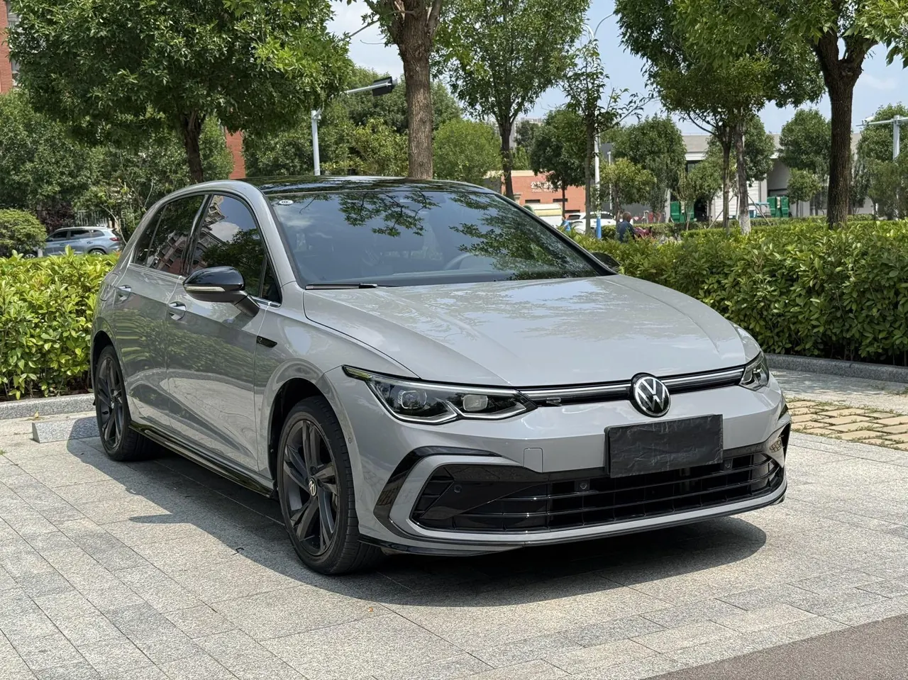 Volkswagen 2021 Golf 8 R-Line 1.4TSI 280TSI Automatic 3
