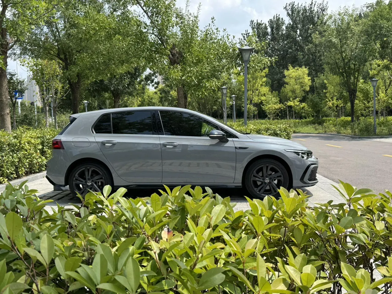 Volkswagen 2021 Golf 8 R-Line 1.4TSI 280TSI Automatic 4