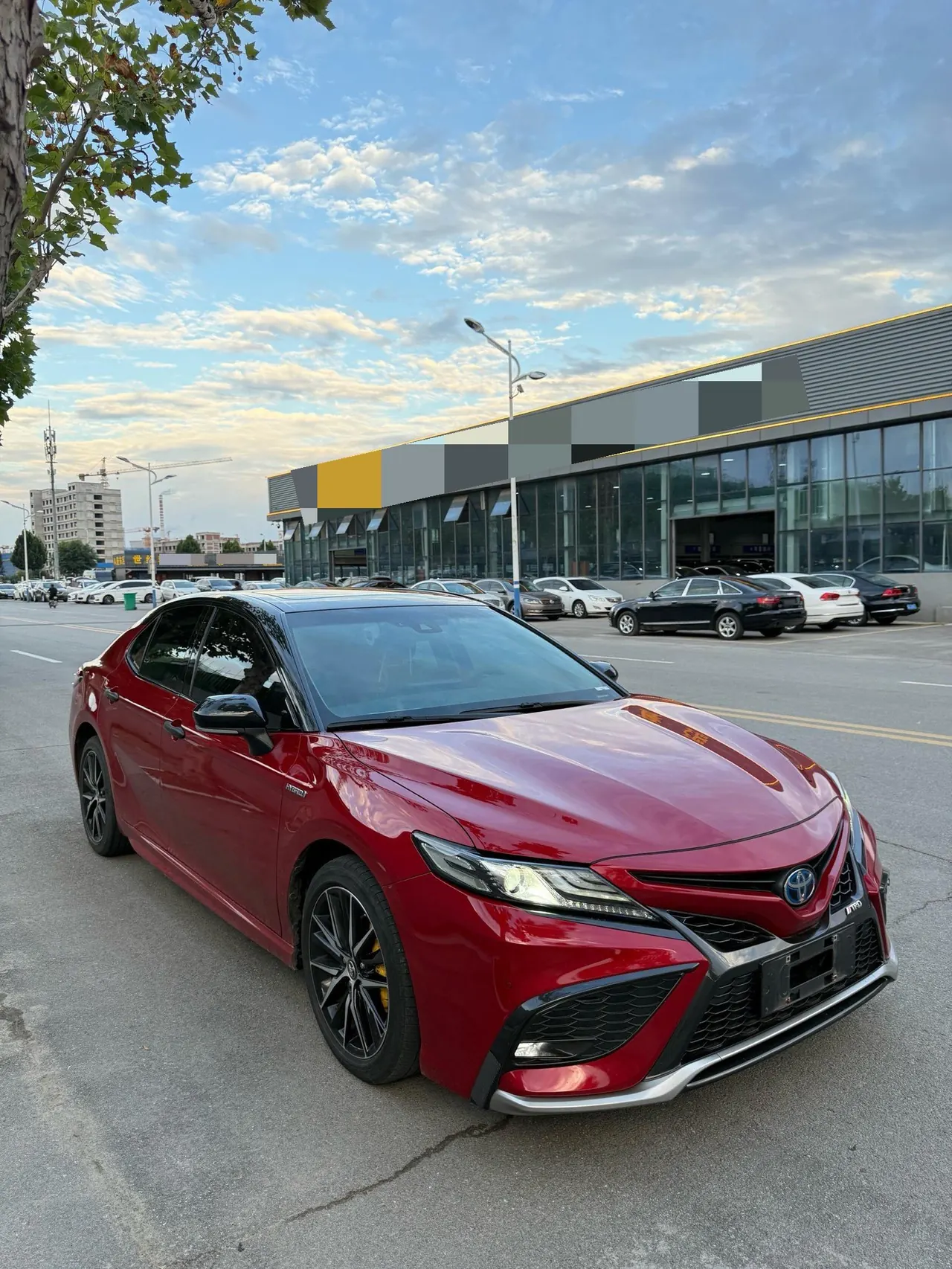 Toyota 2021 Camry Dual Engine 2.5HS Stepless Front Edition Automatic Gear 2