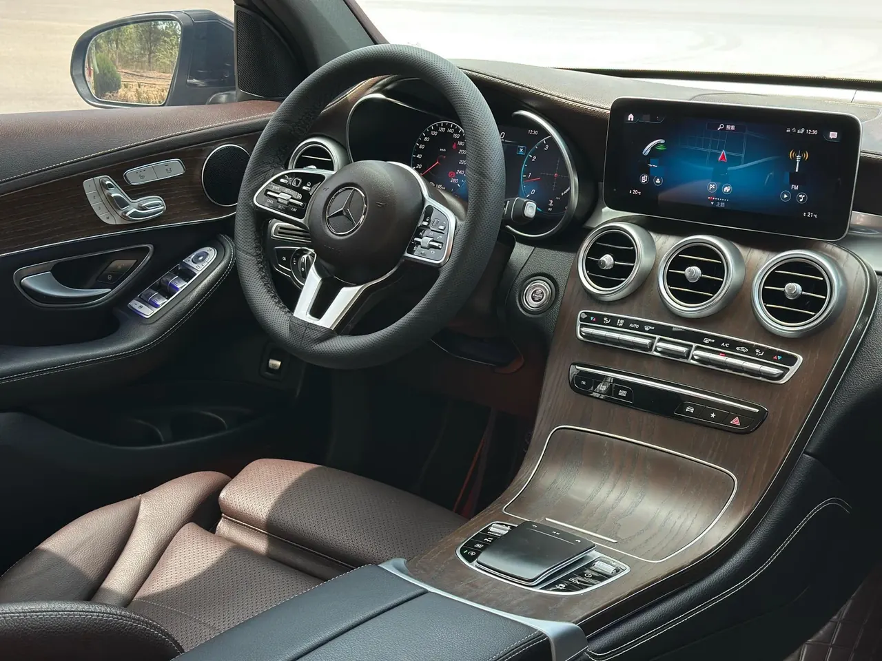 Mercedes Benz 2021 GLC 260 L 4MATIC 2.0T Luxury Automatic 3
