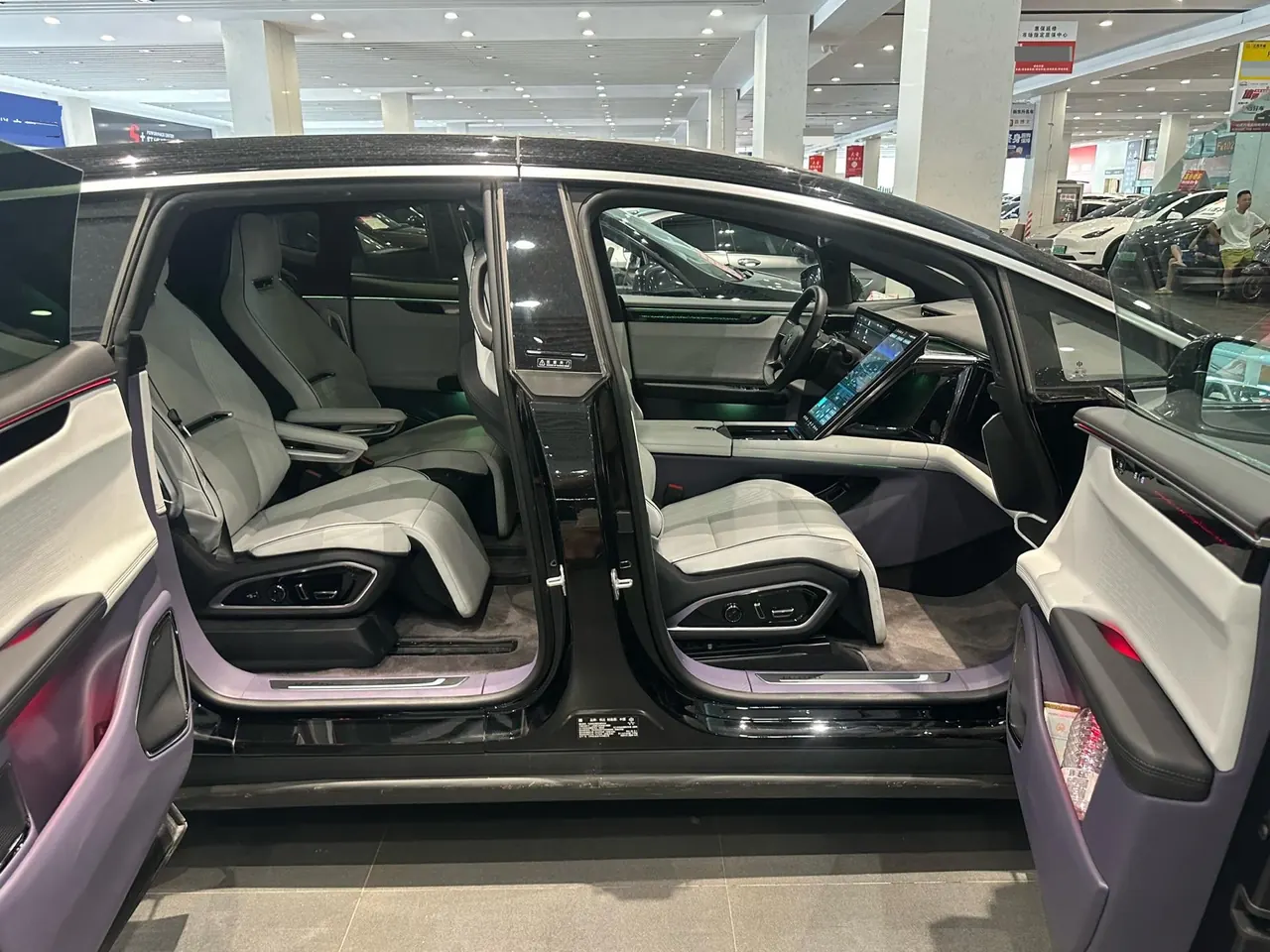 HiPhi 2021 HiPhi X Flagship 6-seat Automatic Gear 4