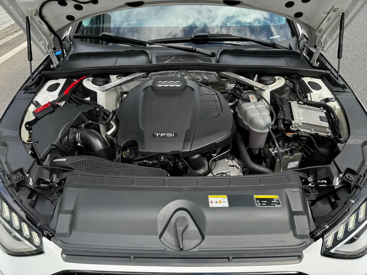 Audi 2020 A4L 2.0TFSI 40TFSI Deluxe Dynamic Automatic 12
