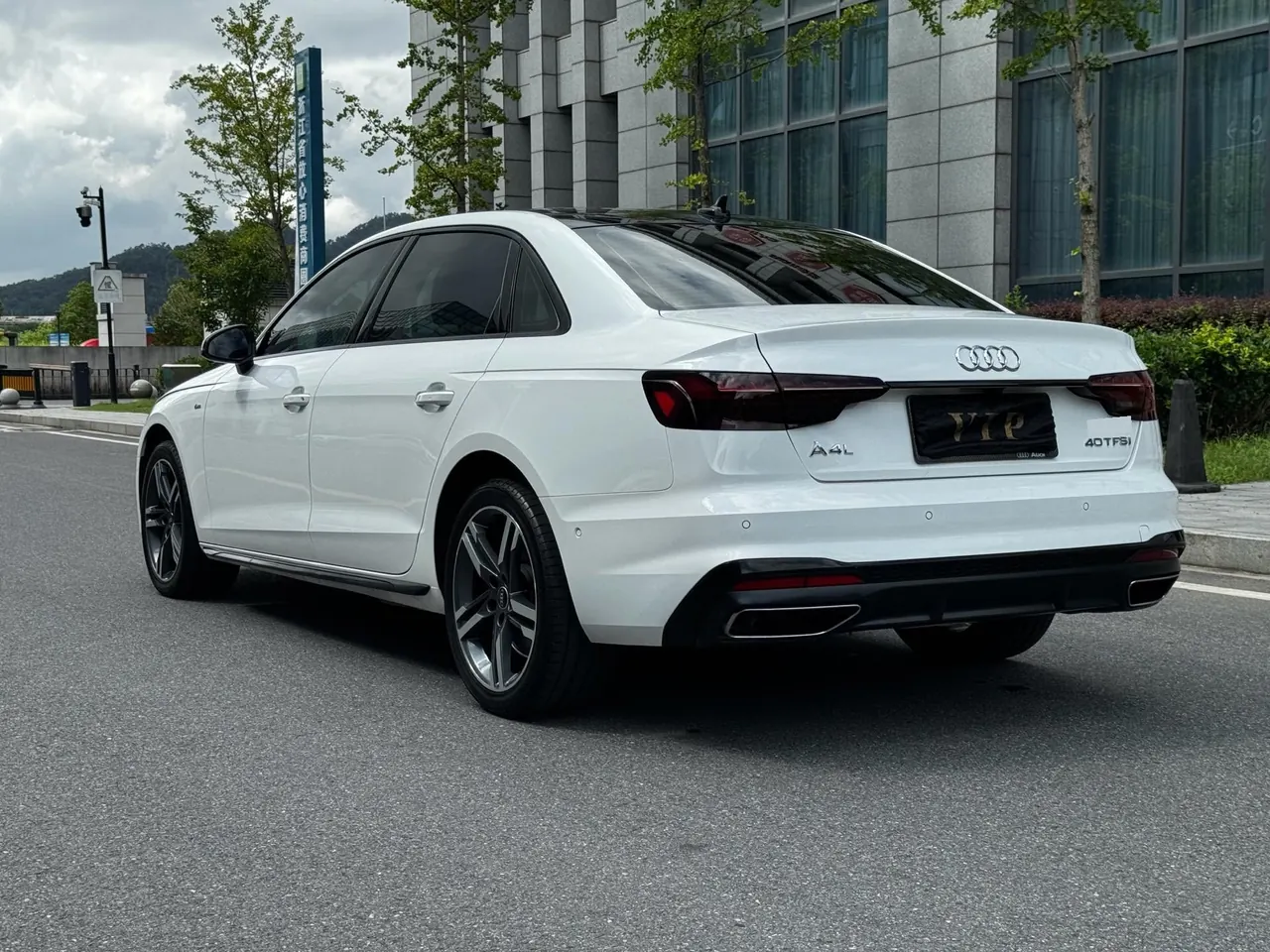 Audi 2020 A4L 2.0TFSI 40TFSI Deluxe Dynamic Automatic 5