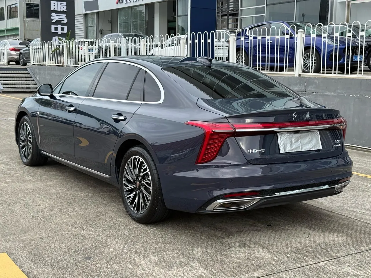 HongQi 2024 H5 2.0T Zhilian Flag Collar Edition Automatic Gear 5