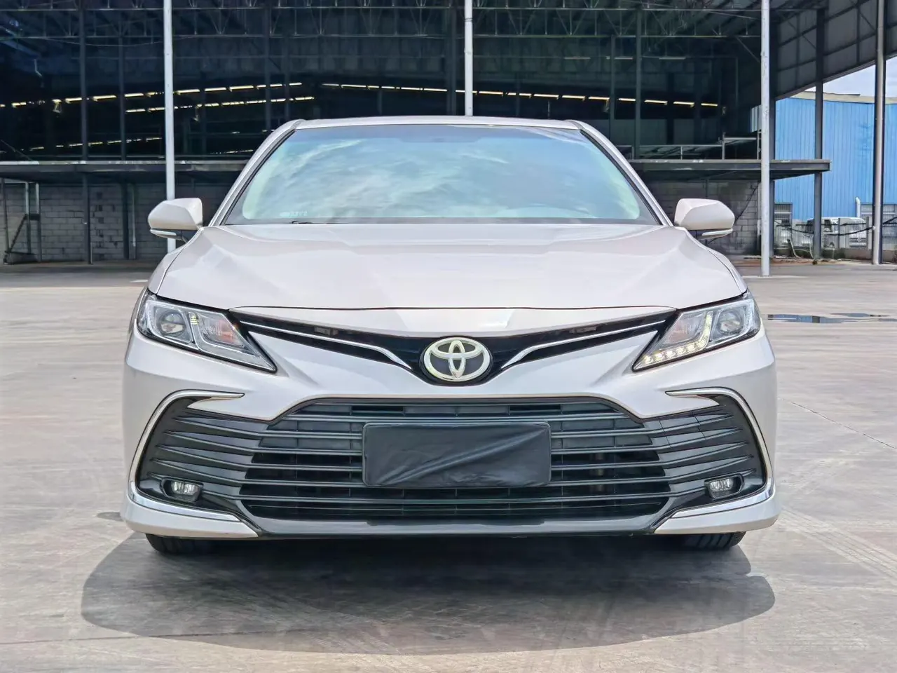 Toyota 2021 Camry 2.0E Stepless Elite Edition Automatic Gear 2