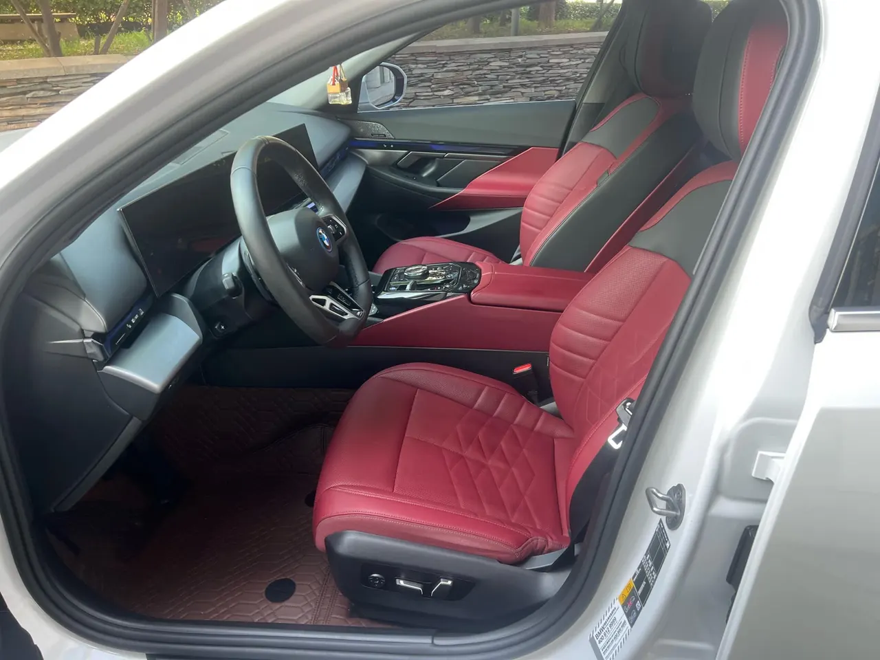 BMW 2024 i5 eDrive 35L Exclusive M Sports Suit Automatic Gear 11
