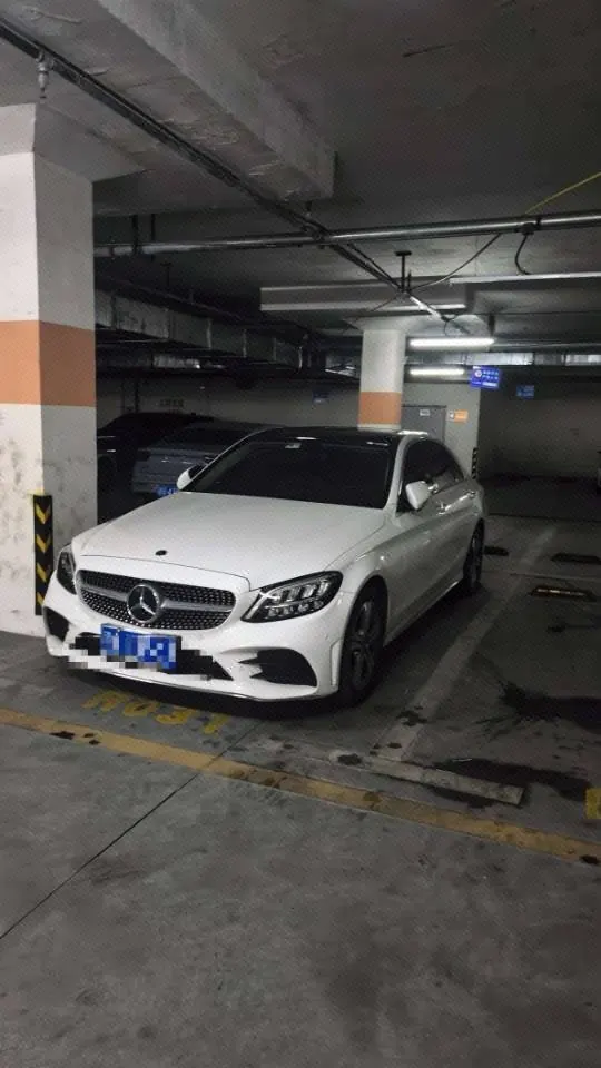 打开图片灯箱:Mercedes Benz Class C 2021 C 260 L 48V 1.5T Sports Edition Automatic Gear