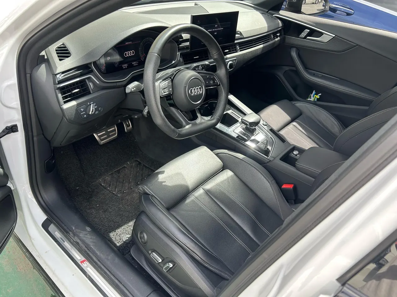 Audi 2023 A4L 2.0TFSI 40TFSI Deluxe Dynamic Automatic 2