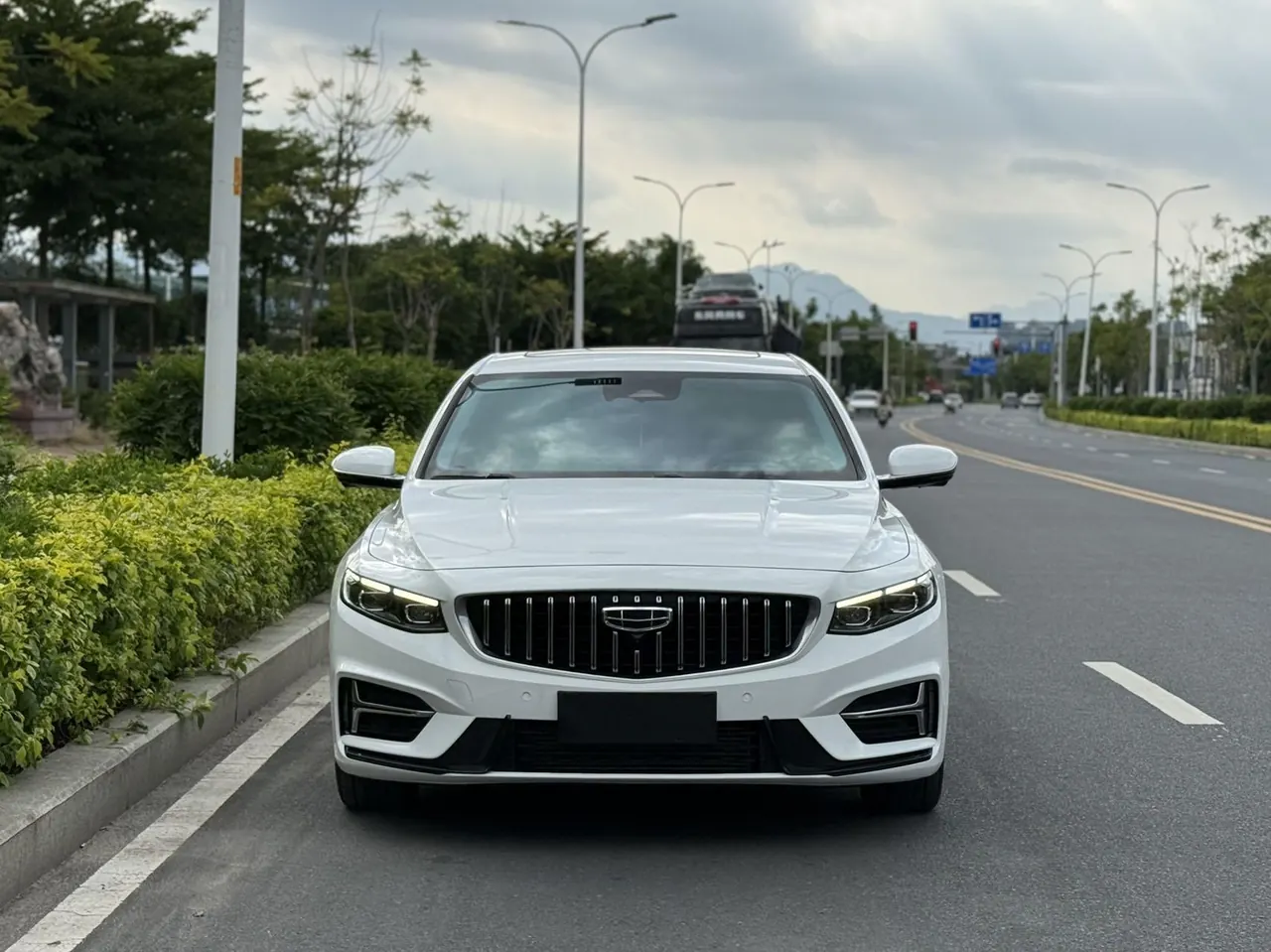 Geely 2023 Xingrui 2.0TD Honorable Automatic Transmission 2