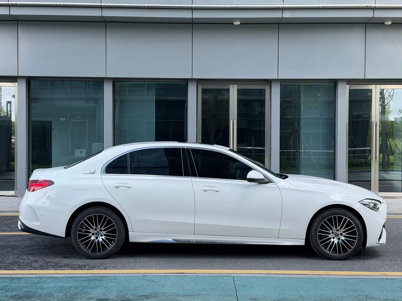 Mercedes Benz Class C 2023 C 200 L 48V 1.5T Sports Edition Automatic Gear 8