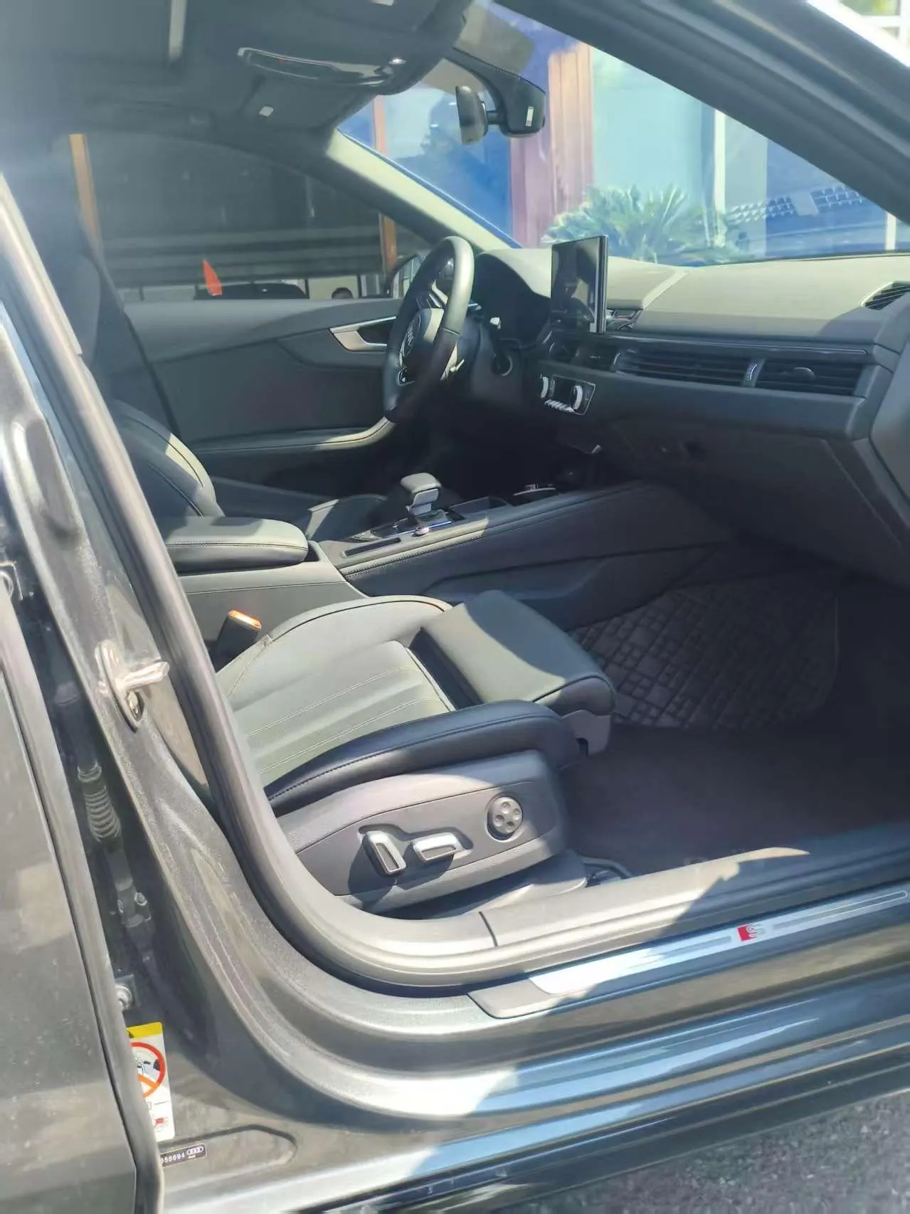 Audi 2024 A4L 2.0TFSI 40TFSI Deluxe Dynamic Automatic 6