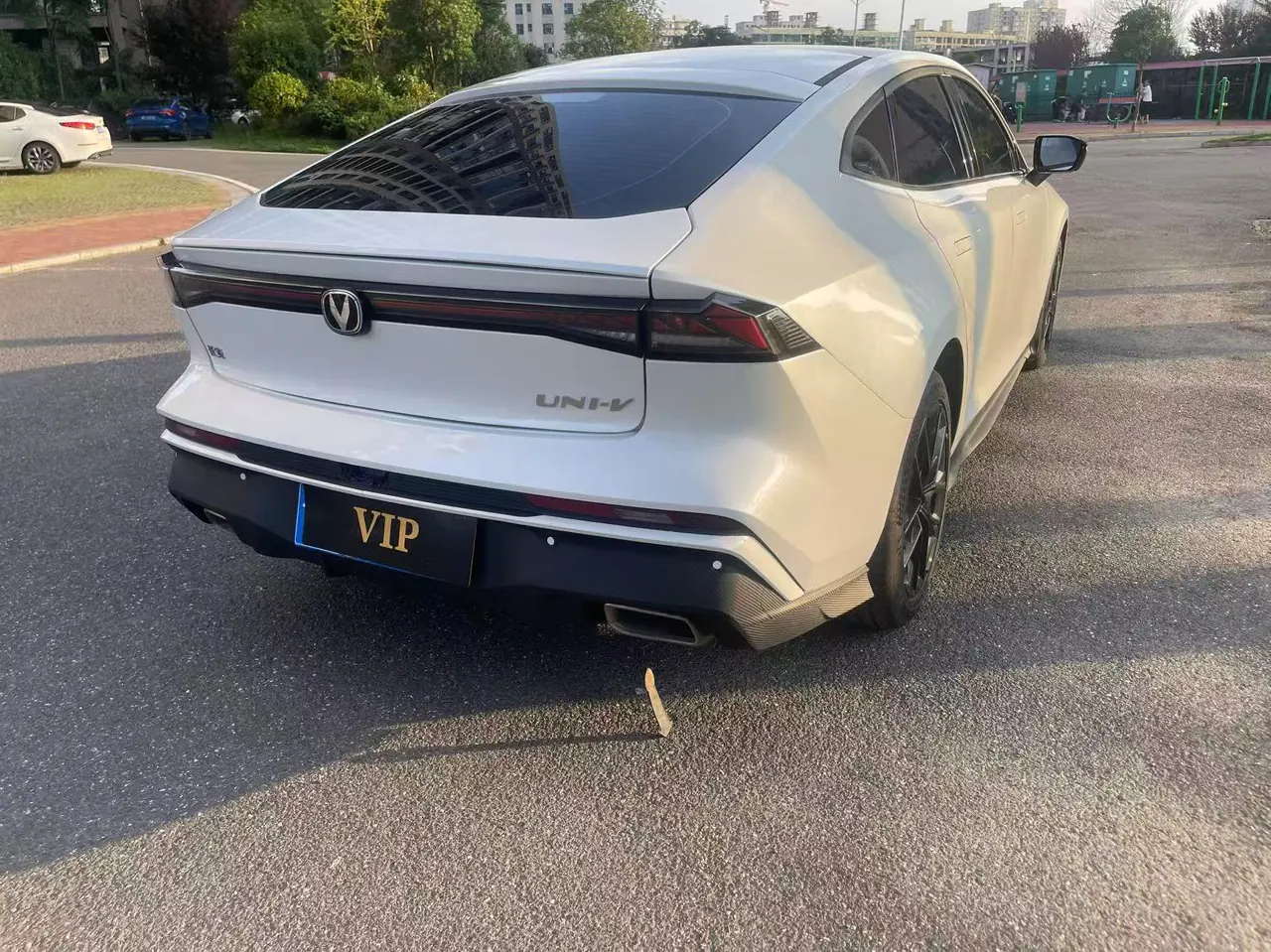 ChangAn 2024 UNI-V 1.5T Prestige Automatic 8