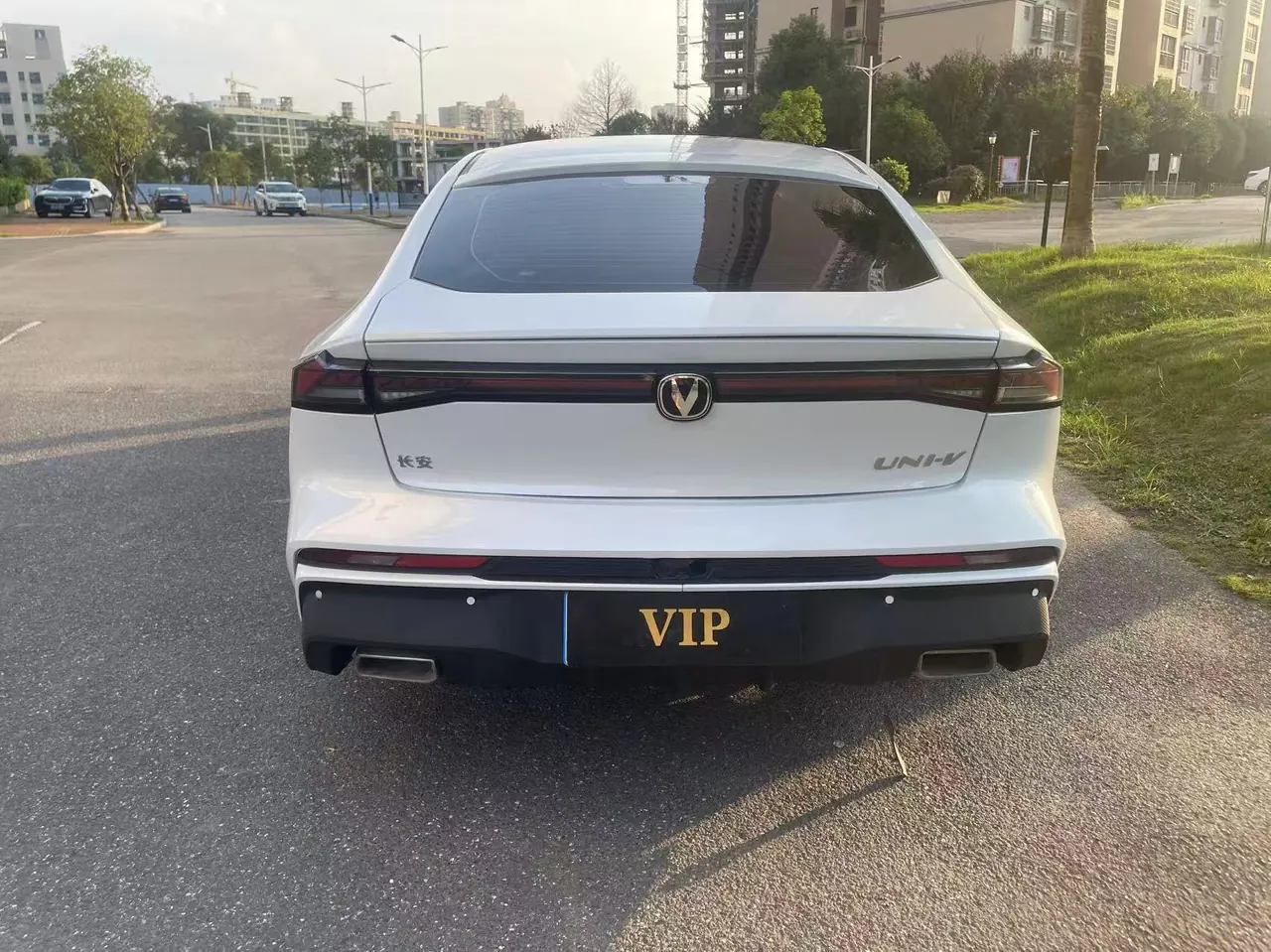 ChangAn 2024 UNI-V 1.5T Prestige Automatic 9