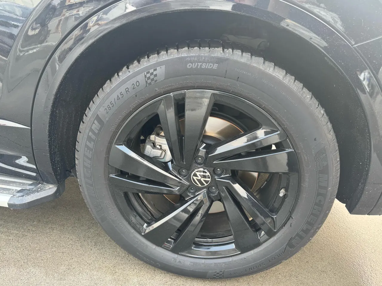 Volkswagen Touareg (Imported) 2021 Touareg 3.0TSI Sharp Edition Obsidian Black Sports Suit Automatic Gear 9