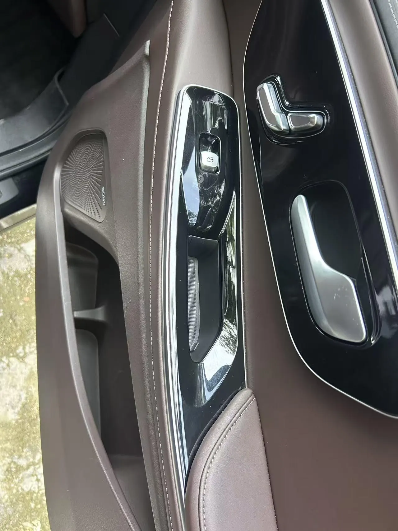 Xingtu 2023 Lanyue 2.0T 400T Two-wheel Drive Xingyao Edition 7-seat Automatic Gear 4
