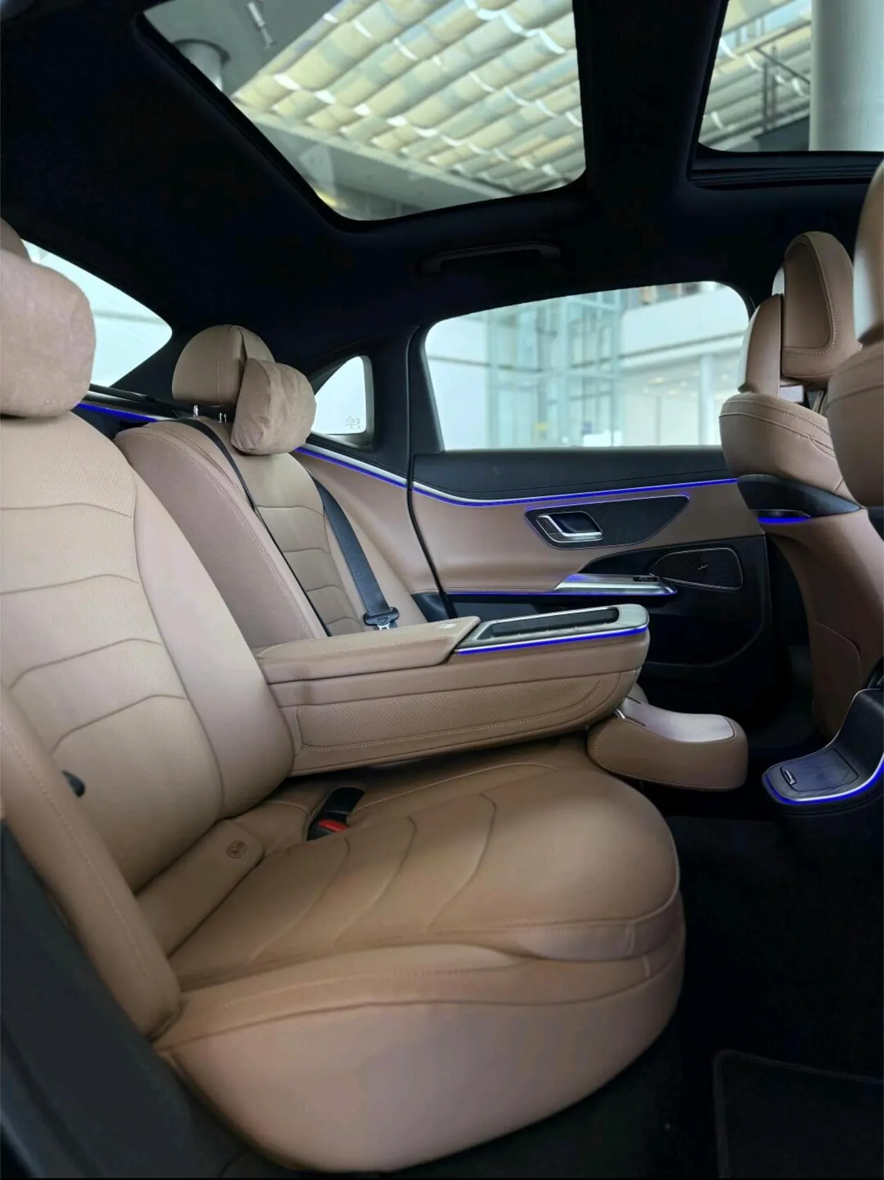 Mercedes Benz Class E New Energy 2024 E 350 e L 2.0T Automatic Gear 3