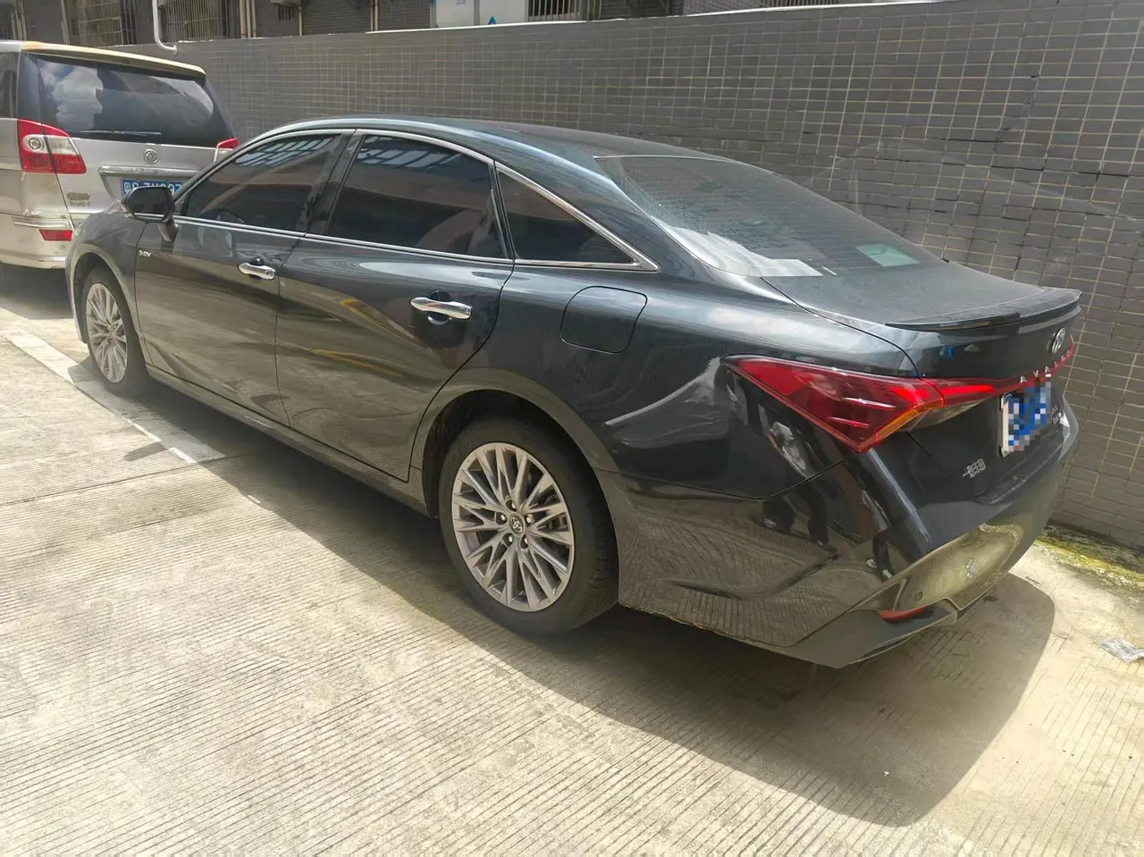 Toyota 2024 Asian Dragon Double Engine 2.5 Stepless XLE Premium Automatic Gear 5