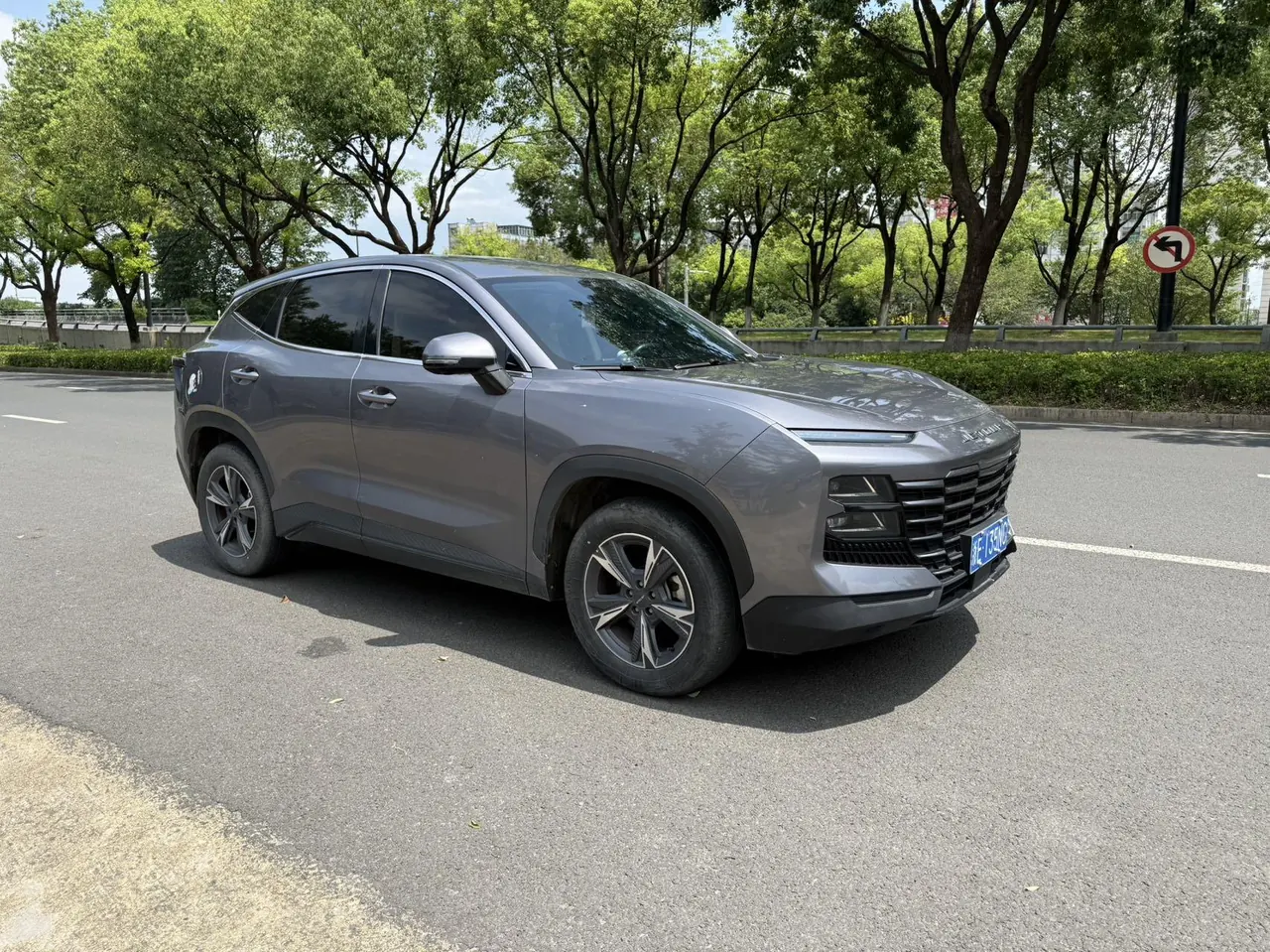 Jetour 2023 Dasheng 1.5T Xingyao PRO automatic gear 3