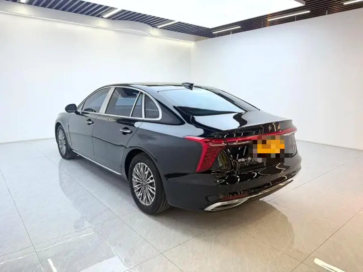 HongQi 2024 H5 2.0T Zhilian Flag Edition Automatic Gear 9