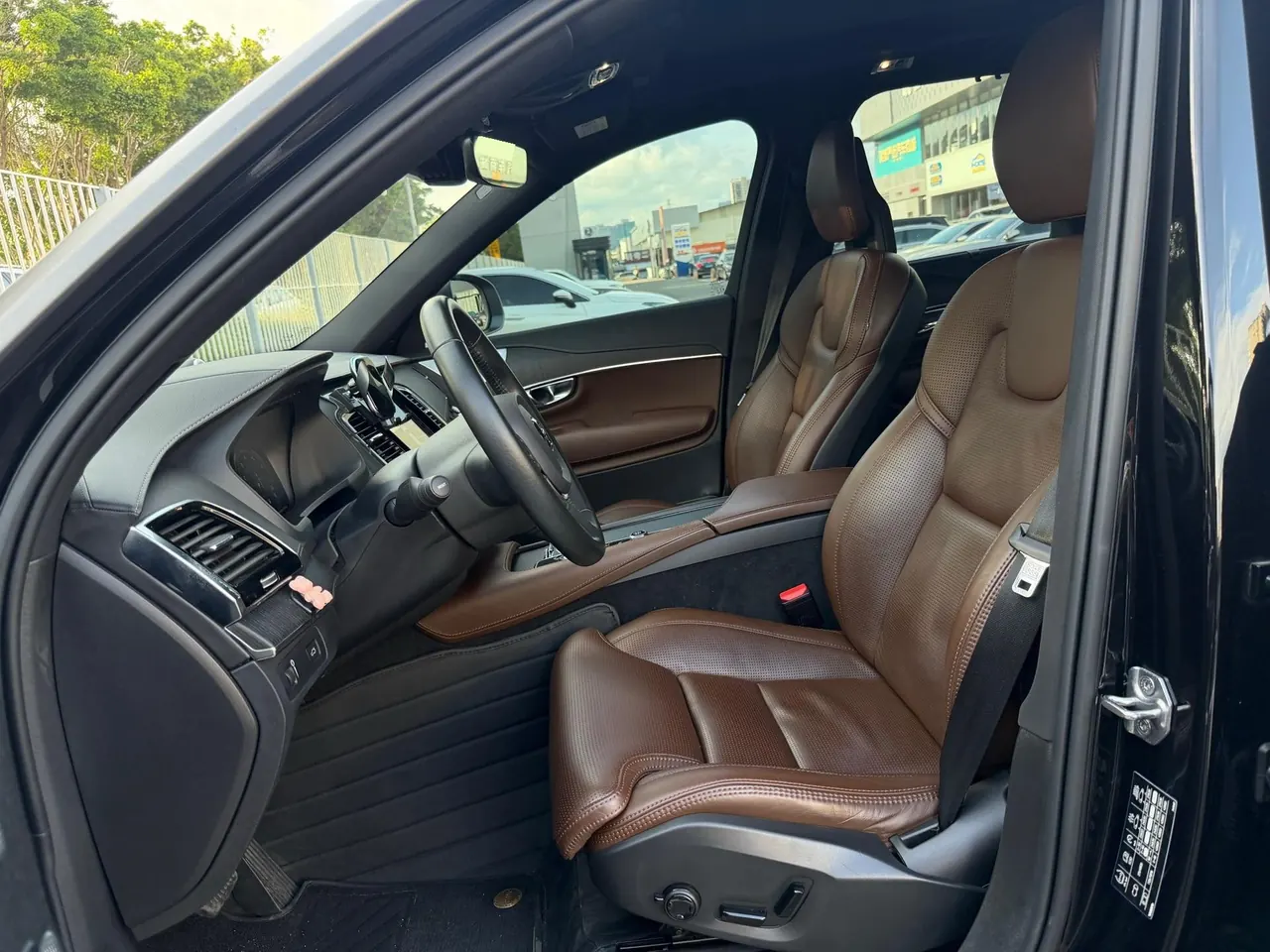 Volvo XC90 (Imported) 2021 XC90 48V 2.0T B6 Zhiya Deluxe Edition 7-seat Automatic Gear 5