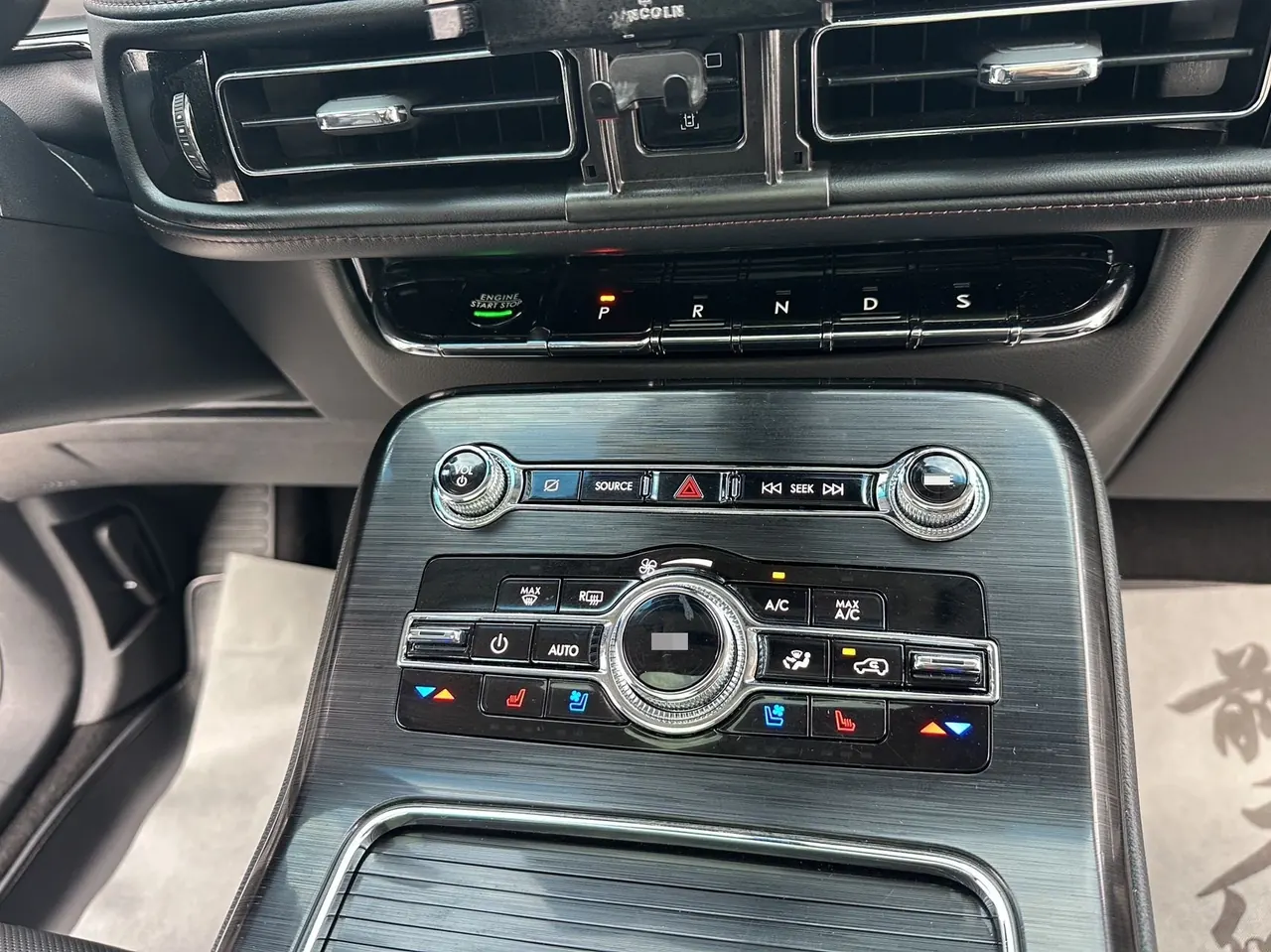 Lincoln Navigator (Imported) 2021 Navigator 2.0T 4-wheel Drive Elegant Edition Automatic Gear 12