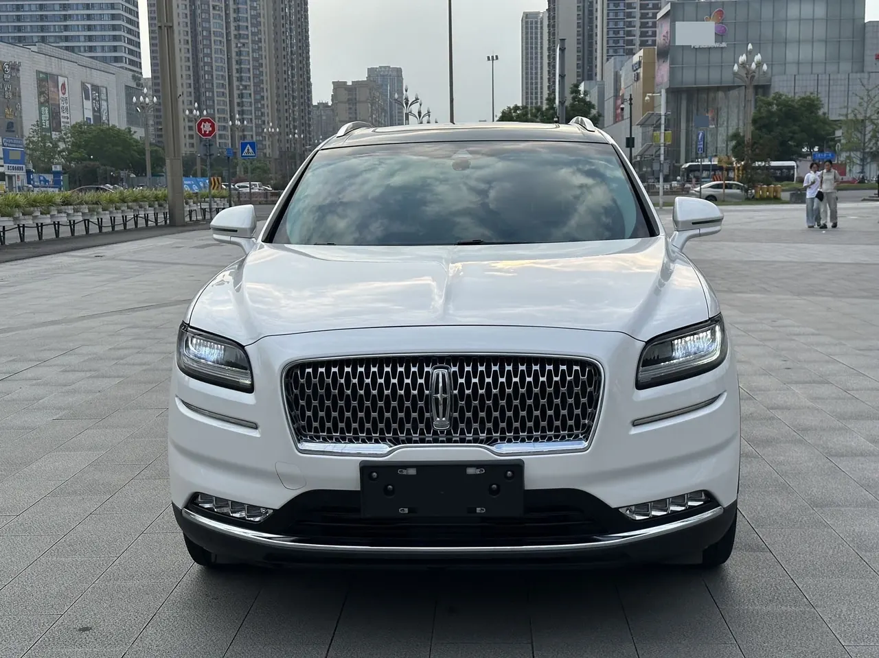 Lincoln Navigator (Imported) 2021 Navigator 2.0T 4-wheel Drive Elegant Edition Automatic Gear 2