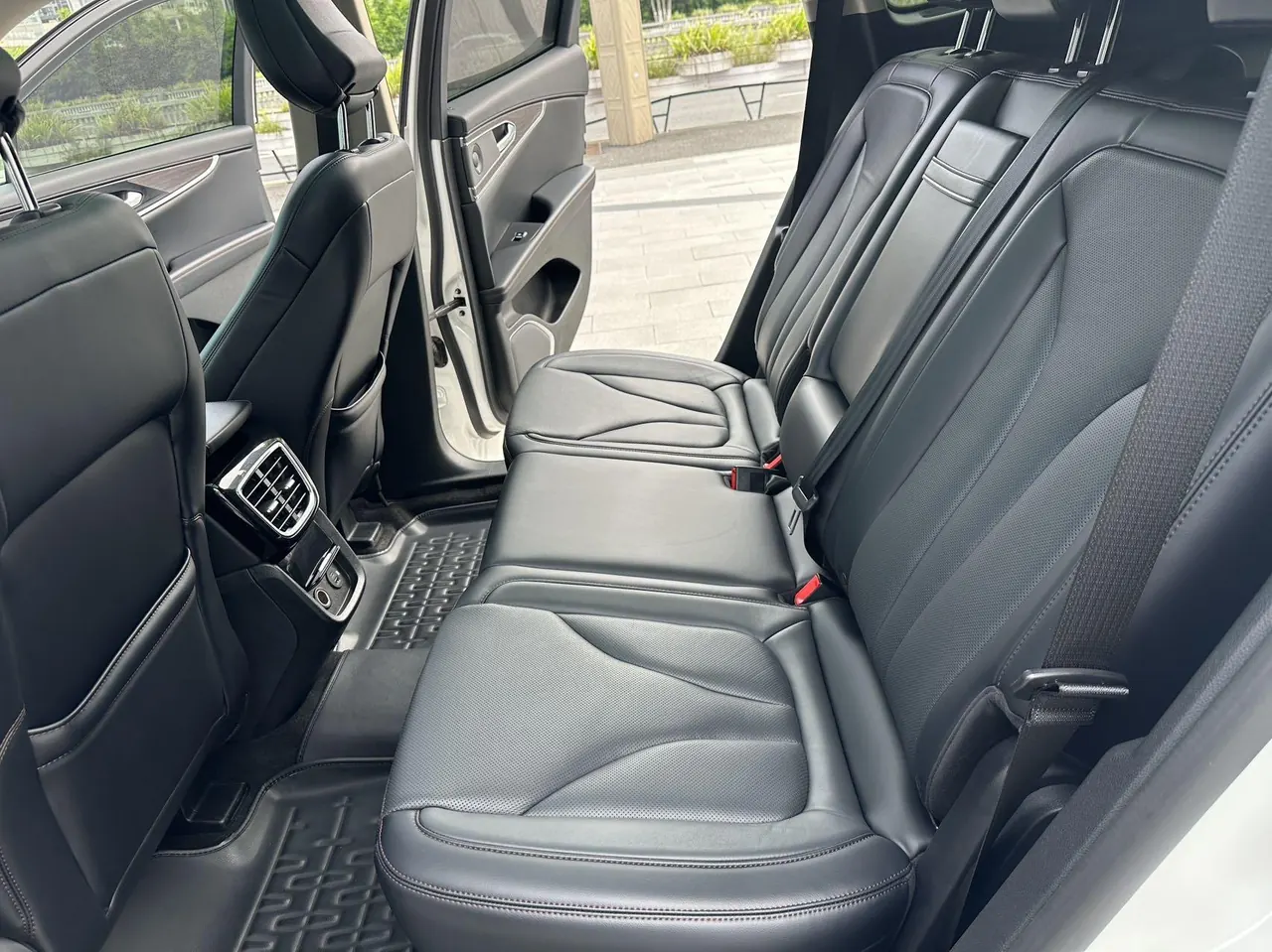 Lincoln Navigator (Imported) 2021 Navigator 2.0T 4-wheel Drive Elegant Edition Automatic Gear 7