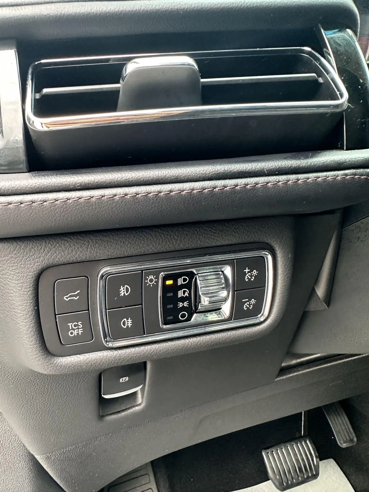Lincoln Navigator (Imported) 2021 Navigator 2.0T 4-wheel Drive Elegant Edition Automatic Gear 9
