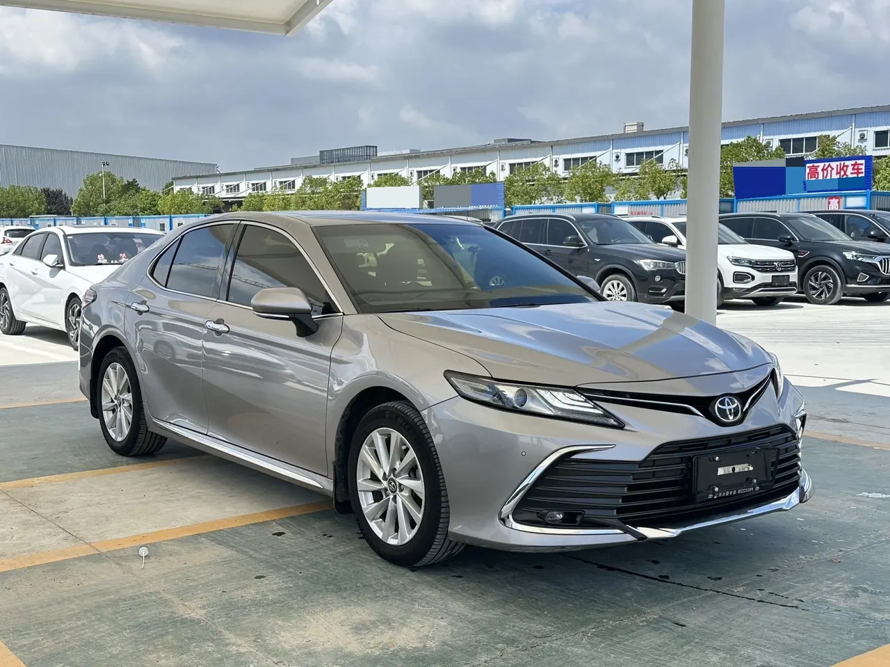 Toyota 2023 Camry 2.0G Stepless Deluxe Edition Automatic Gear 2