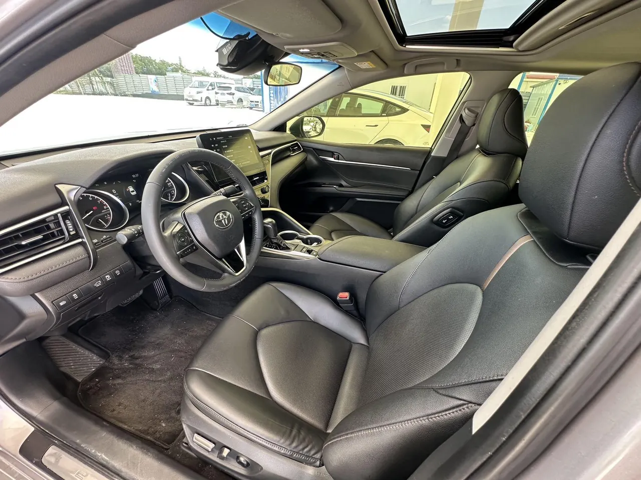 Toyota 2023 Camry 2.0G Stepless Deluxe Edition Automatic Gear 3